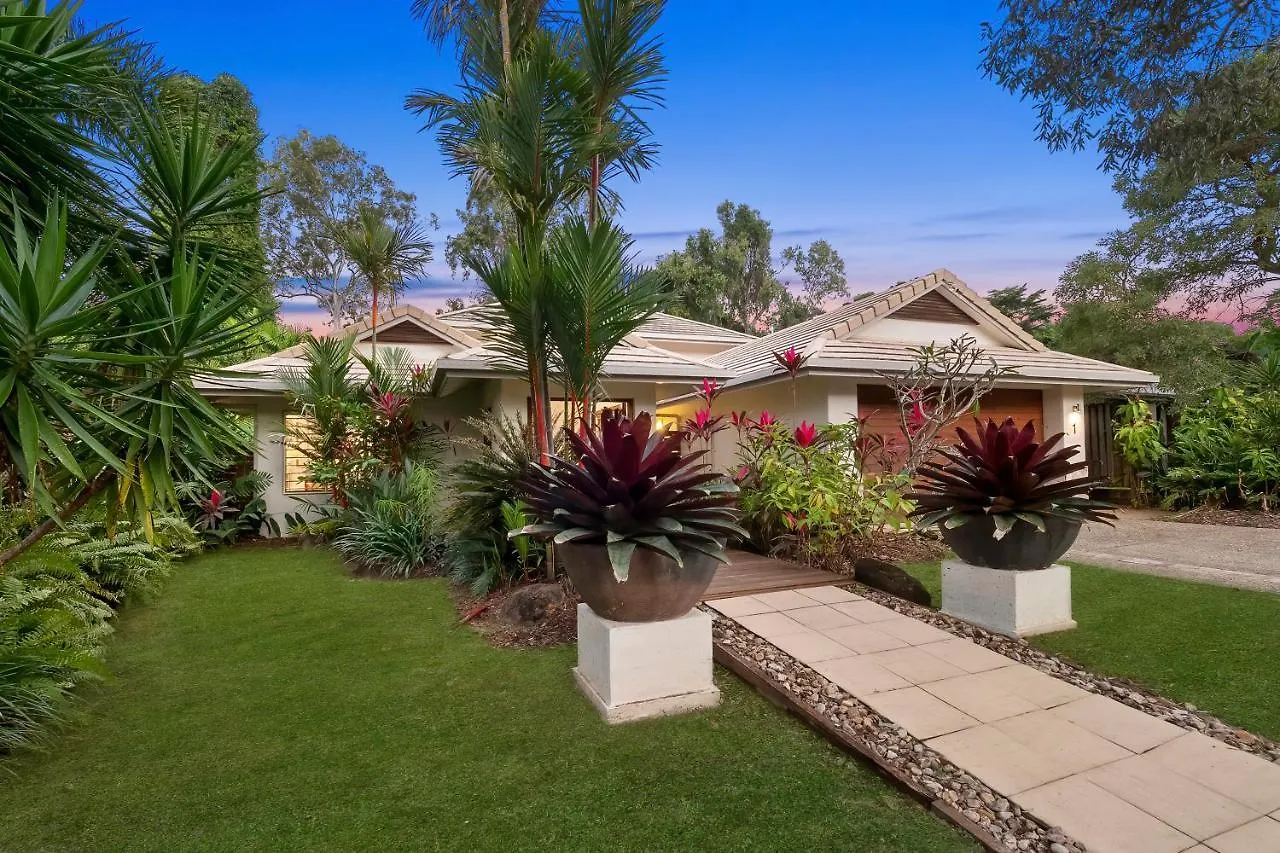 Totoka Retreat Palm Cove Villa Australia